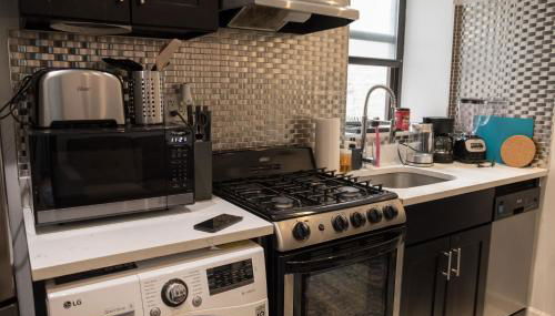 3 BD next to Central Park - Photo 2