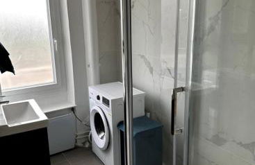 PARIS-MONTROUGE Magnifique Studio Appartement de 35m2 - très cosy pour 1 à 6 personnes refait à neuf - ENTIRE APARTMENT LUXIRIOUS AND WARM - Montrouge Paris 14ème - Proche Aéroport Orly & Parc Expositions Porte de Versailles FREE WIFI GRATUIT - Foto 26