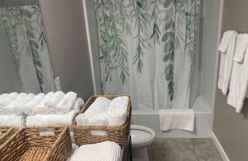 Spacious, Family-Friendly Home - Photo 27