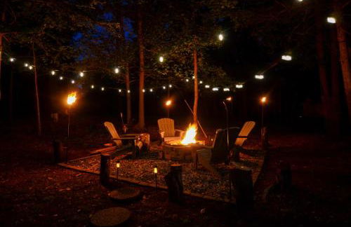 Private 1 Acre Retreat, Spa, Firepit, Gym, Chickens, King Suite, Pets - Foto 15