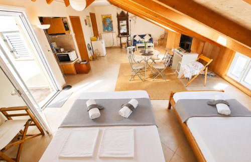 AB Preveza Apartments-15 Meters Over the Sea Attic & Alexander's the Great Executive Suite - Foto 38