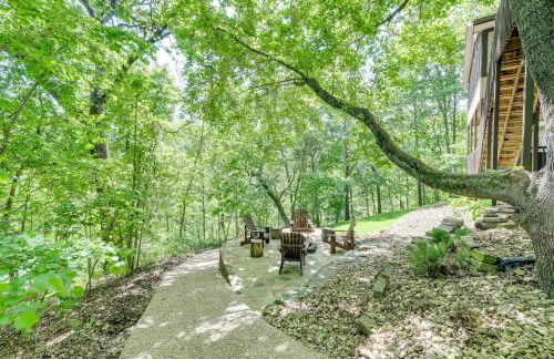 The Bella Vista Lakeside Treehouse Dock and Kayaks! - Photo 37