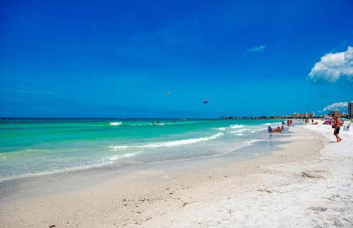 Bikini Tini Time - Foto 5