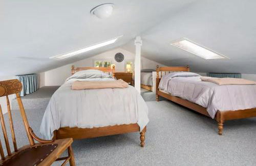 Amazing Sunrise at Coastal Luxury Cabin Rental on Herron Island with Fire Pit and Paddle Boarding near Olympia, Washington - Foto 20