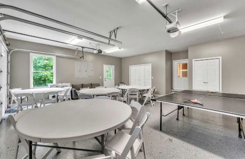 The Retreat at Wildwood - Hot Tub Theater & Deck - Foto 55