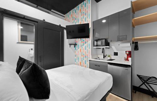 The Neon Elm Hotel - Foto 19