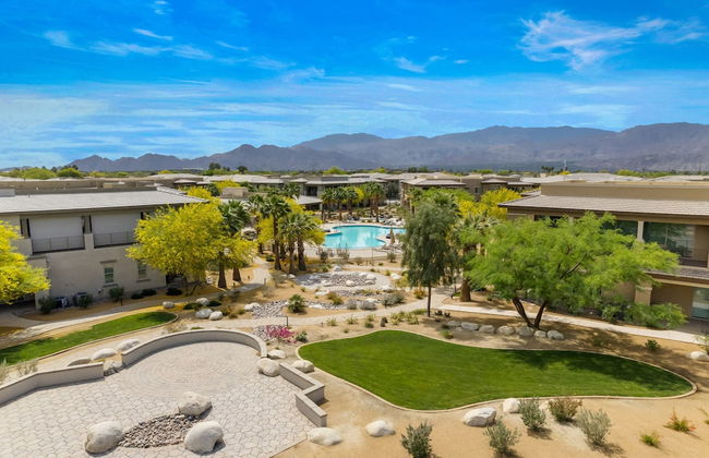 A Luxurious Oasis Experience in Desert Palm - Foto 8