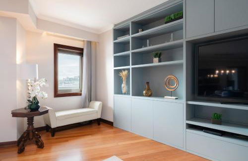 Elegant Riverfront Flat | Pool & Sports by Host Wise - Foto 25