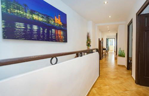 21 Sleeps Private Pool Villa & BBQ Near Barcelona - Foto 24