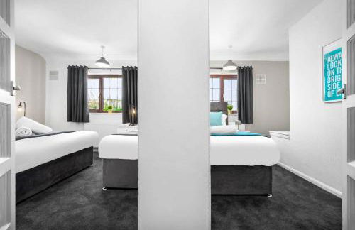 Three Bedroom House - Garden Space - Parking Included - Netflix Access - Parking - 74B - Foto 35