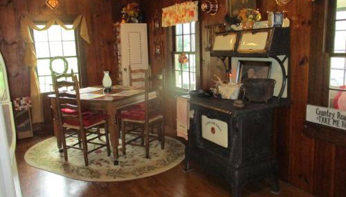 Historic cabin off I-77, views, antiques, Wi-fi, wonderful experience for 2! - Foto 1
