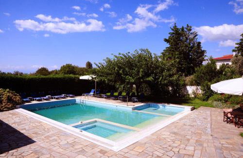 Palirria Hotel & Studios - Photo 59