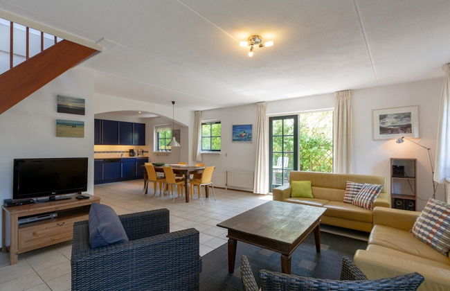 Beautifully Situated Luxury Villa on the Water - Foto 63