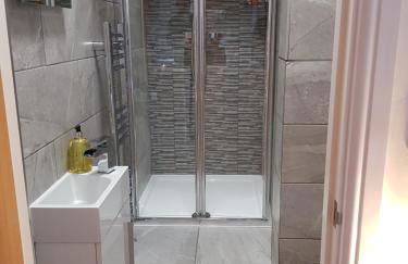 The New Yorker Mini Studio Parking Available - Foto 12