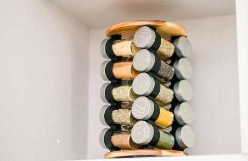 Comfortable and Walkable - Off-Street Parking - Foto 9