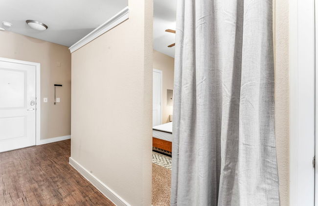 Comfy Soco 1BR King Suite w Gympickleballlaundry - Foto 9