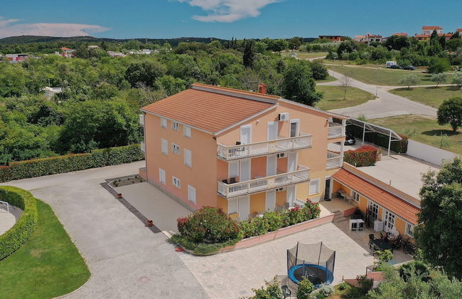 Alluring Apartment in Banjole near Beach & Island - Foto 41