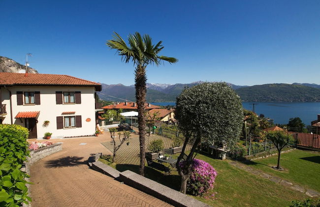 The Cottage on the Lake - Photo 2