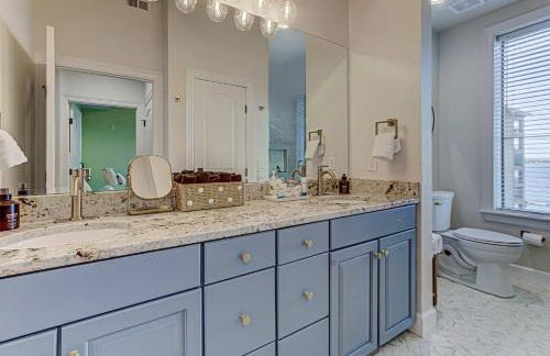 Waterfront Condo for 4 with Resort Pool & Lake View - Foto 46