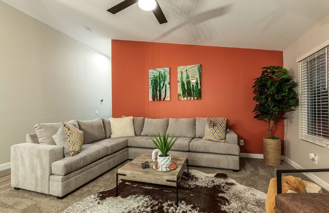 The Golden Cactus Phoenix - Photo 23