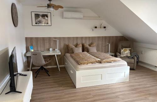 Große gemütliche Ferienwohnung mit Klimaanlage, Parkplatz inklusive TOP ! - Foto 1