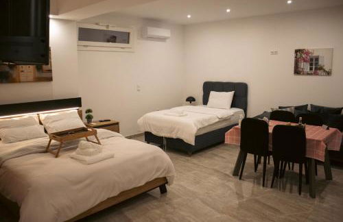 Emily Apartments 3 - Photo 11