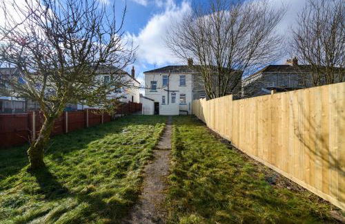 Welsh 3 Bedroom Retreat w Garden Parking Wifi - Photo 19