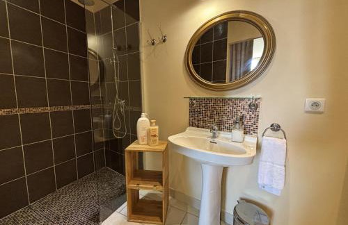 LE TERME maison en pierre dans village tous commerces au coeur du Périgord proche Sarlat et rivière Dordogne - Foto 42