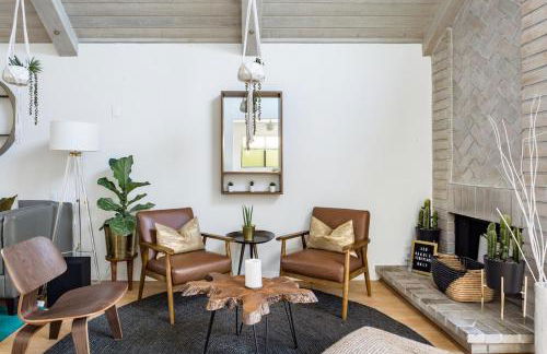 Silver Triangle Oasis with Verdant Backyard - Foto 1