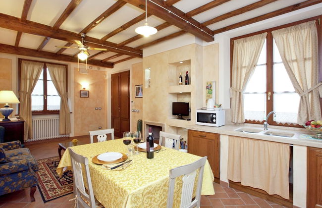 Tuscan Style Apartment with View of the Hills - Foto 9