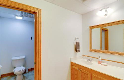 Mountain Views and Shared Pool Ozarks Family Home - Foto 17