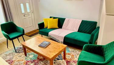 Cosy Lincoln Home Sleeps 6 with Parking - Foto 3