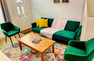 Cosy Lincoln Home Sleeps 6 with Parking - Foto 3