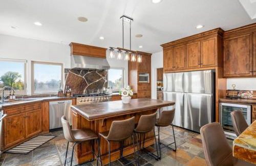 Luxury 4 Acre Estate - Pickleball, Pool, Hot Tub! - Foto 11