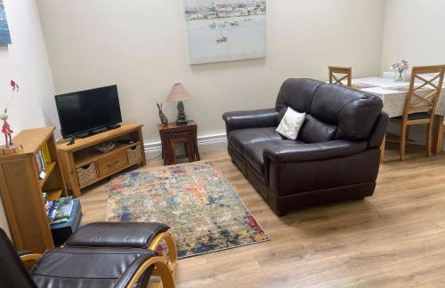 The Snicketts - Photo 11