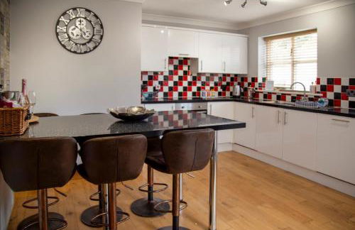 Oak House - sleeps 10 with Bar & Games room - Foto 14