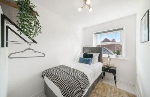 Aylesbury 3BR Home, Sleeps 5, Trendy for couples & Contractors Homely Stay - Foto 10