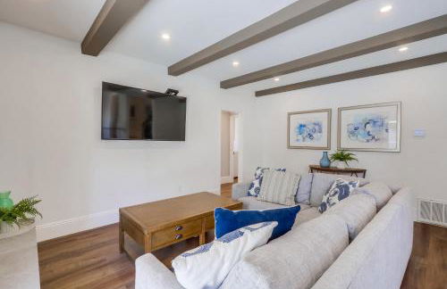 Gorgeous Upgraded 5 Bedroom & 3 Bath Home with pool - Foto 74