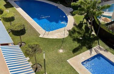 South facing 1 bed apartment, near beach - Photo 16