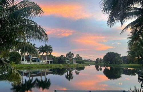 Modern Lakefront Home - Foto 60