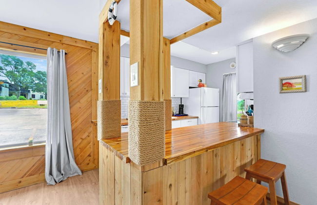 Charming Lakeside Condo - Moments to Lake Fun - Foto 9