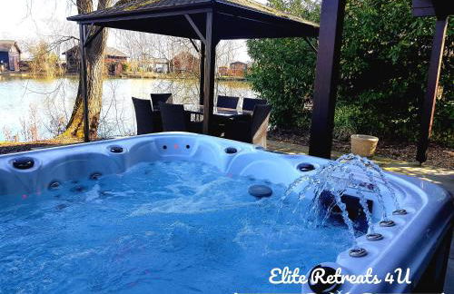 Elite Retreats 4U Lakeside Hot Tub Log Cabin with the fishing peg at Tattershall Lakes Park - Foto 3
