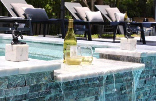 Friendly Fox Luxury Pool & Spa - Near DT & Beach home - Foto 9