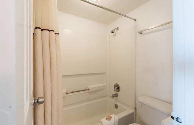 Beach Club at Montego Inn - Photo 50