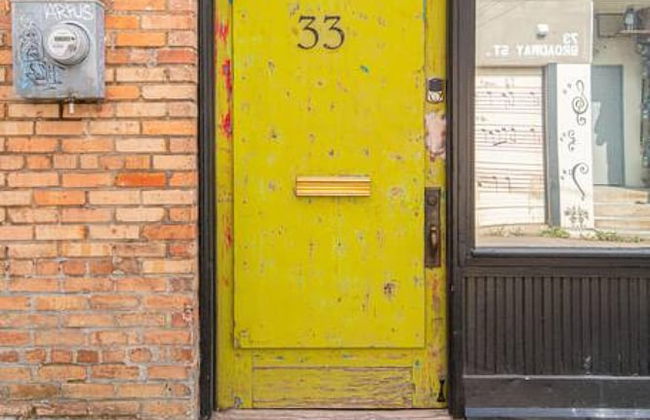 High-design Loft on Historic Alley Park Free - Photo 39