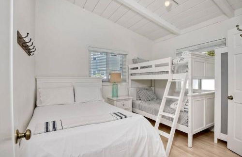 Walk to Beach, AC, Firepit, Grill - Foto 36