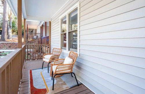 Color Pop Cottage Stylish 2BR with 2 Parking Spots - Foto 5