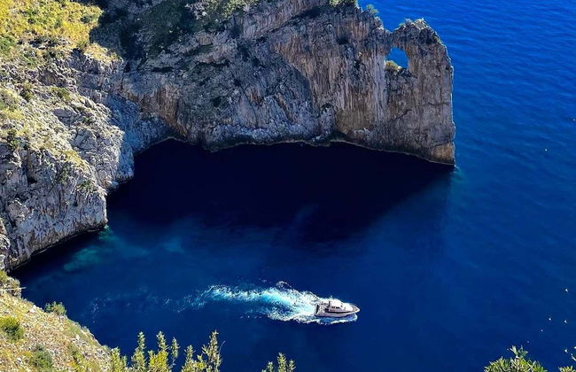 Giro in barca privata alla Costa del Mito - Foto 11