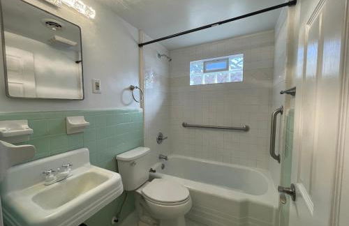 White Picket Fence - EV Charger! - Foto 15