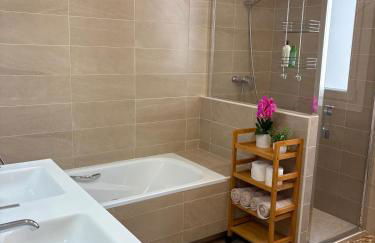 Luxury Villa with Panorama View and Heated Pool - Photo 56